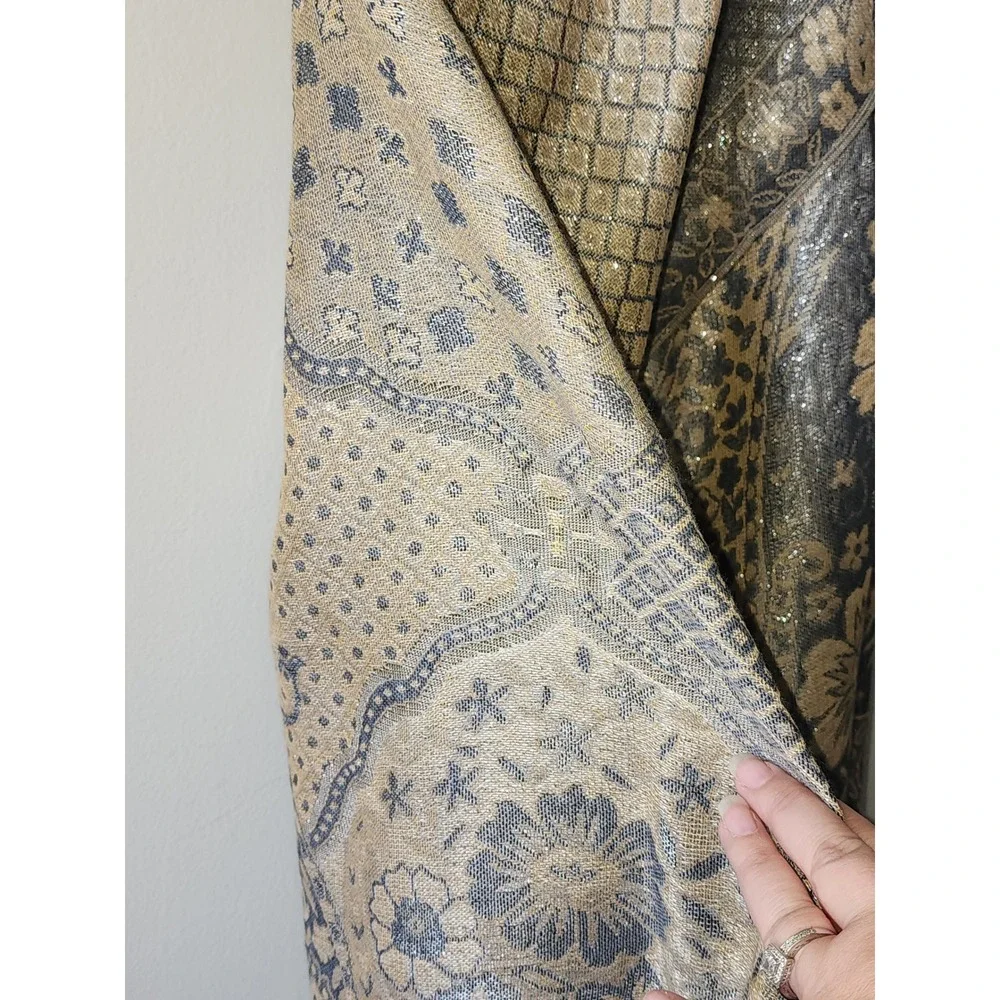 N/A intricate paisley